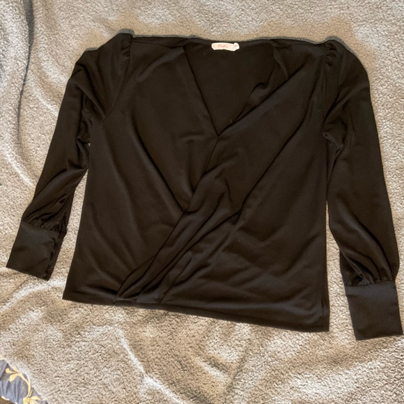 Black wrap style blouse - Picture 4 of 9